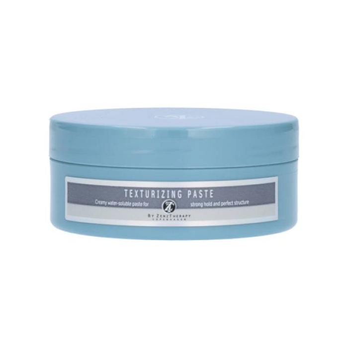 ZENZTHERAPY Organic Texturizing Paste – Patchouli Cedarwood 75 ml ZENZTHERAPY Organic Texturizing Paste is een professionele styling paste die krachtige textuur, flexibele hold en een natuurlijke matte finish combineert in één luxe product. Dankzij de unieke formule creëer je moeiteloos volume, definitie en een moderne nonchalante look zonder het haar hard of vettig te maken. De verfijnde geur van patchouli en cedarwood geeft deze styling paste een exclusieve, warme en stijlvolle uitstraling die perfect aansluit bij premium haarverzorging. Ideaal voor wie houdt van gecontroleerde textuur met een natuurlijke beweging. Deze texturizing paste is perfect voor kort tot middellang haar en biedt langdurige controle terwijl het haar soepel en restylebaar blijft gedurende de dag. De formule helpt het haar voller te laten ogen en geeft extra karakter aan elke coupe. Voordelen van ZENZTHERAPY Organic Texturizing Paste: • Sterke maar flexibele hold • Matte natuurlijke finish • Geeft extra textuur en volume • Geen vettig of zwaar gevoel • Restylebaar gedurende de dag • Luxe geur van patchouli & cedarwood • Professionele salonkwaliteit • Geschikt voor dagelijks gebruik Perfect voor: • Moderne textured looks • Messy hairstyles • Meer volume en definitie • Kort en middellang haar • Matte styling zonder glans • Flexibele langdurige controle Gebruik: Neem een kleine hoeveelheid in de handpalmen en verdeel gelijkmatig door droog of handdoekdroog haar. Style naar wens voor een natuurlijke matte look met maximale textuur. Waarom bestellen bij Flaka.be? Bij Flaka.be vind je originele professionele ZENZTHERAPY stylingproducten geselecteerd voor klanten die luxe, kwaliteit en performance zoeken. Ontdek premium haarverzorging en styling met snelle levering en professionele service. SEO Titel: ZENZTHERAPY Organic Texturizing Paste Patchouli Cedarwood 75ml | Flaka.be Meta Beschrijving: Koop ZENZTHERAPY Organic Texturizing Paste Patchouli Cedarwood 75ml bij Flaka.be. Professionele matte styling paste met textuur, volume en flexibele hold. SEO Zoekwoorden: ZENZTHERAPY Texturizing Paste Patchouli Cedarwood Paste Matte styling paste Professionele haarpaste ZENZTHERAPY styling Texture hair paste Volume styling paste Matte haarstyling Salon styling product Flaka.be ZENZTHERAPY