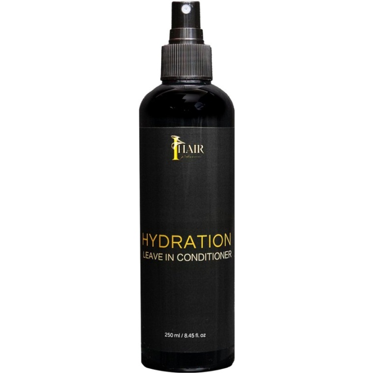 Onze leave-in conditioner, verrijkt met Arganolie, biedt je haar de ultieme verzorging en bescherming. Deze niet-uitspoelbare formule hydrateert intensief, maakt je haar zijdezacht en stralend, en voorkomt pluis en gespleten punten. Geschikt voor alle haartypes, met name voor beschadigd en gekleurd haar. Gebruik in combinatie met onze sulfaatvrije shampoo en voedende conditioner voor het beste resultaat. Ervaar de hele dag door gezond en glanzend haar met onze Arganolie leave-in conditioner. Hoe te gebruiken: Wassen: Was je haar met onze sulfaatvrije shampoo en voedende conditioner. Spoel goed uit. Handdoekdroog: Dep je haar voorzichtig droog met een handdoek totdat het licht vochtig is. Sprayen: Spray een kleine hoeveelheid leave-in conditioner gelijkmatig over het haar, vooral op de lengtes en punten. Vermijd de haarwortels om vettigheid te voorkomen. Verdelen: Kam je haar door om de leave-in conditioner gelijkmatig te verdelen. Stijlen: Style je haar zoals gewenst. flaka.be