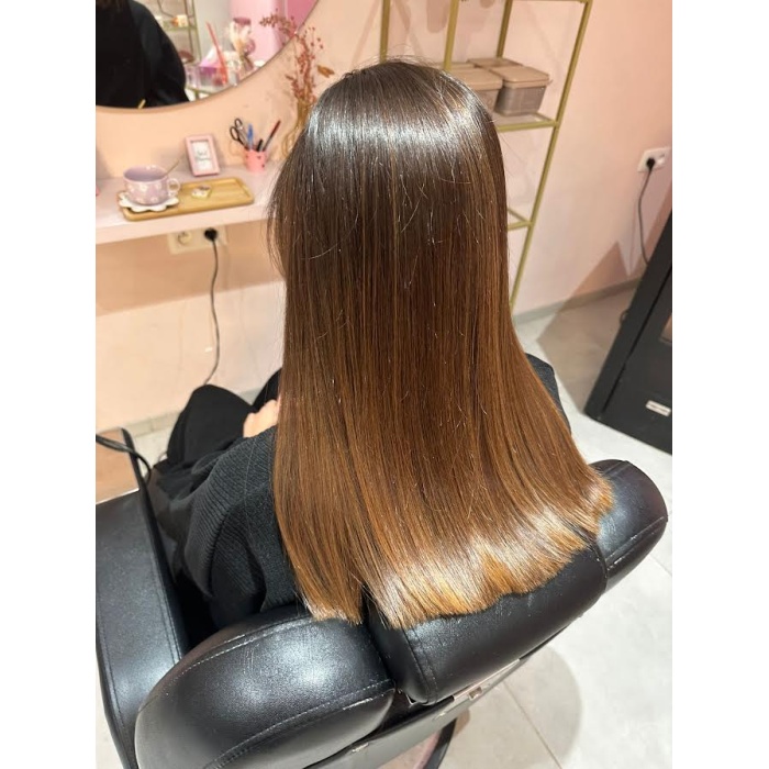 Zelfs bij golvend of moeilijk haar bereik je een maximaal steil resultaat. Het effect blijft wekenlang zichtbaar, alsof je haar elke dag professioneel gestyled is. flaka.be