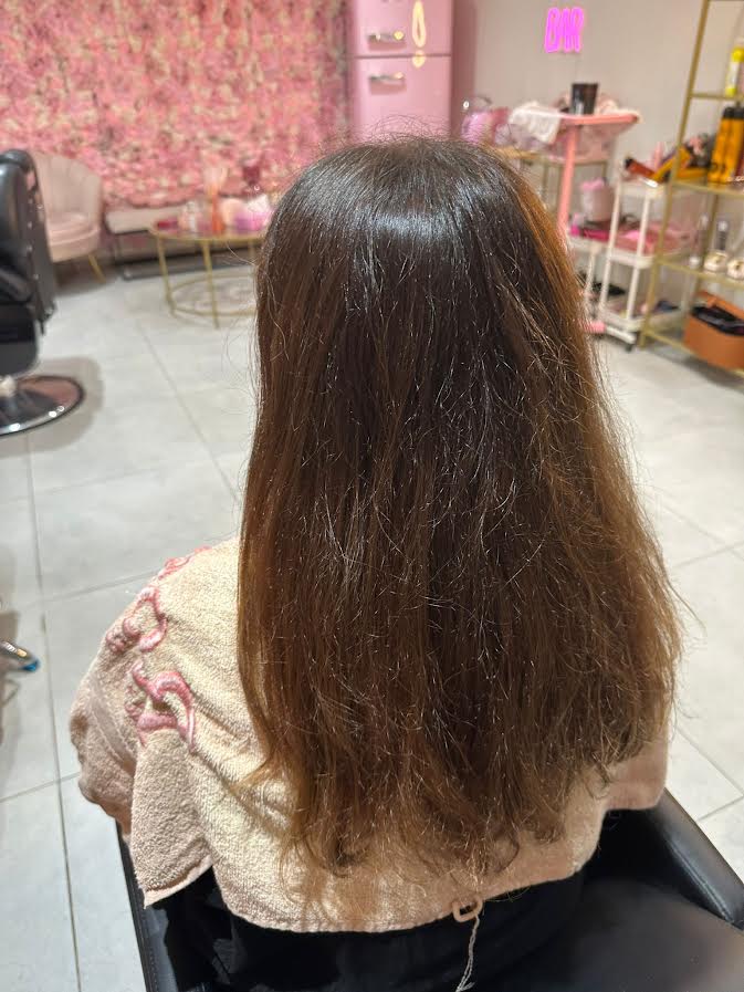 Zelfs bij golvend of moeilijk haar bereik je een maximaal steil resultaat. Het effect blijft wekenlang zichtbaar, alsof je haar elke dag professioneel gestyled is. flaka.be