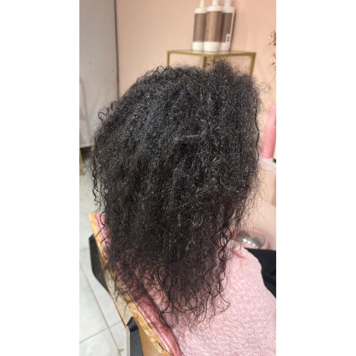 Zelfs bij golvend of moeilijk haar bereik je een maximaal steil resultaat. Het effect blijft wekenlang zichtbaar, alsof je haar elke dag professioneel gestyled is. flaka.be