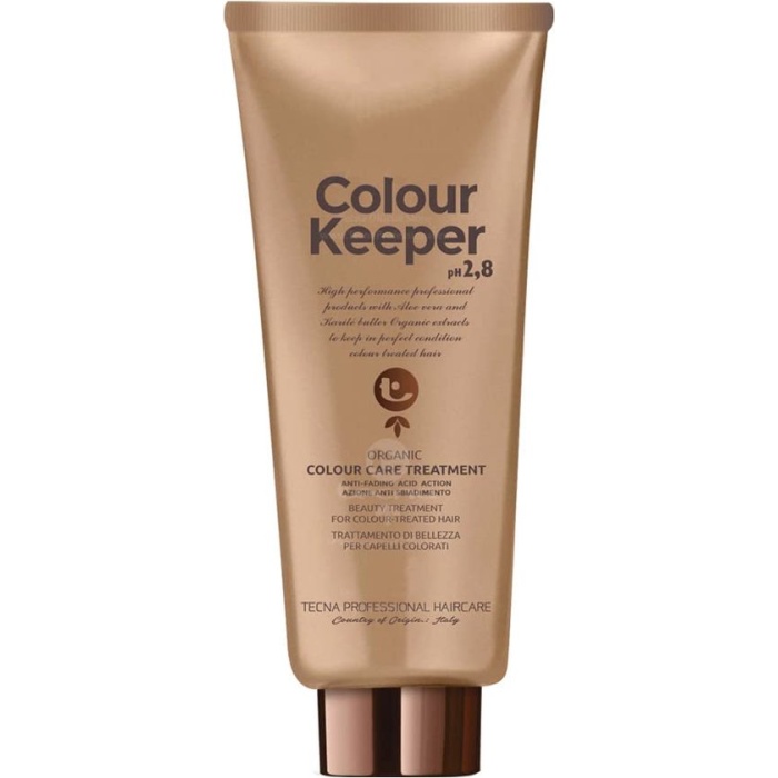De TECNA Colour Keeper Treatment is speciaal ontwikkeld voor gekleurd en chemisch behandeld haar dat extra bescherming en verzorging nodig heeft. Dankzij de unieke formule met organische extracten en verzorgende ingrediënten helpt deze treatment de kleurintensiteit langer te behouden en vervaging te voorkomen. Het haar wordt diep gehydrateerd en gevoed, waardoor het zachter, glanzender en beter handelbaar wordt. De formule ondersteunt de haarstructuur en beschermt tegen externe invloeden zoals hitte en vocht, die de kleur kunnen aantasten. Ideaal voor regelmatig gebruik na het wassen om de levensduur van de haarkleur te verlengen en het haar gezond en stralend te houden. Geschikt voor alle haartypes, maar vooral aanbevolen voor gekleurd, beschadigd en droog haar. FLAKA.BE