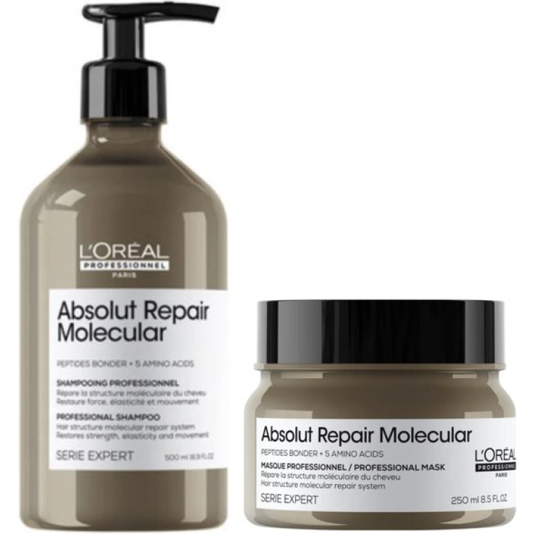 Productbeschrijving L'Oréal Professionnel Absolut Repair Molecular Shampoo + Mask Voordeelset is speciaal ontwikkeld om de moleculaire structuur van beschadigd haar te herstellen. Deze verzorgingsroutine omvat een herstellende shampoo 500 ml en een intensief voedend masker 250 ml, waardoor je haar sterker en beter gevoed aanvoelt, met meer veerkracht en natuurlijke soepelheid. Het masker maakt je haar bovendien gemakkelijker doorkambaar en zijdezacht. Herstel tot 2 jaar aan haarbeschadiging in slechts één toepassing.* Belangrijkste eigenschappen Biedt diepgaande, interne reparatie in plaats van alleen oppervlakkige verzorging. Dringt diep door in de haarvezels voor een effectieve behandeling. Herstelt en versterkt het haar tot zijn oorspronkelijke kracht. Herstelt het haar op diep moleculair niveau. Versterkt het haar van binnenuit voor langdurige gezondheid. Zorgt direct voor zichtbaar gezonder en veerkrachtiger haar. *Instrumentele test op de macromoleculaire structuur van de vezel na de toepassing van Absolut Repair Molecular shampoo + rinse-off serum + leave-in masker Gebruiksaanwijzing Breng de shampoo aan op nat haar. Masseer in tot het rijkelijk schuimt. Grondig uitspoelen. Vervolgens het masker gelijkmatig aanbrengen op handdoekdroog haar. 5 minuten laten inwerken. Daarna zorgvuldig uitspoelen. flaka.be