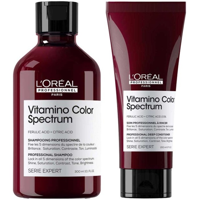 Productbeschrijving L'Oréal Professionnel Vitamino Color Spectrum Shampoo + Conditioner Voordeelset is speciaal voor gekleurd haar! Deze combinatie helpt de kleurintensiteit tot 100 dagen* te behouden en zorgt voor een stralende glans. Dankzij de verrijking met ferulinezuur en citroenzuur wordt het haar niet alleen intensief gereinigd en gevoed, maar ook versterkt en beschermd tegen kleurvervaging. De shampoo reinigt het haar grondig en vergrendelt de kleur in de haarvezel voor langdurige levendigheid. De conditioner voedt en hydrateert, maakt het haar zachter, gladder en beter handelbaar. Perfect voor iedereen die gekleurd haar in optimale conditie wil houden met een gezonde, stralende finish. flaka.be