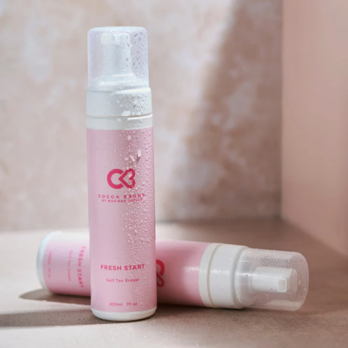 Hoe te gebruiken Breng de self tan eraser royaal aan op droge huid waar je zelfbruiner wilt verwijderen. Laat het 5 minuten inwerken zonder het product in te masseren. Spoel daarna grondig af met warm water en gebruik een vochtige washand of scrubhandschoen op hardnekkige plekken.