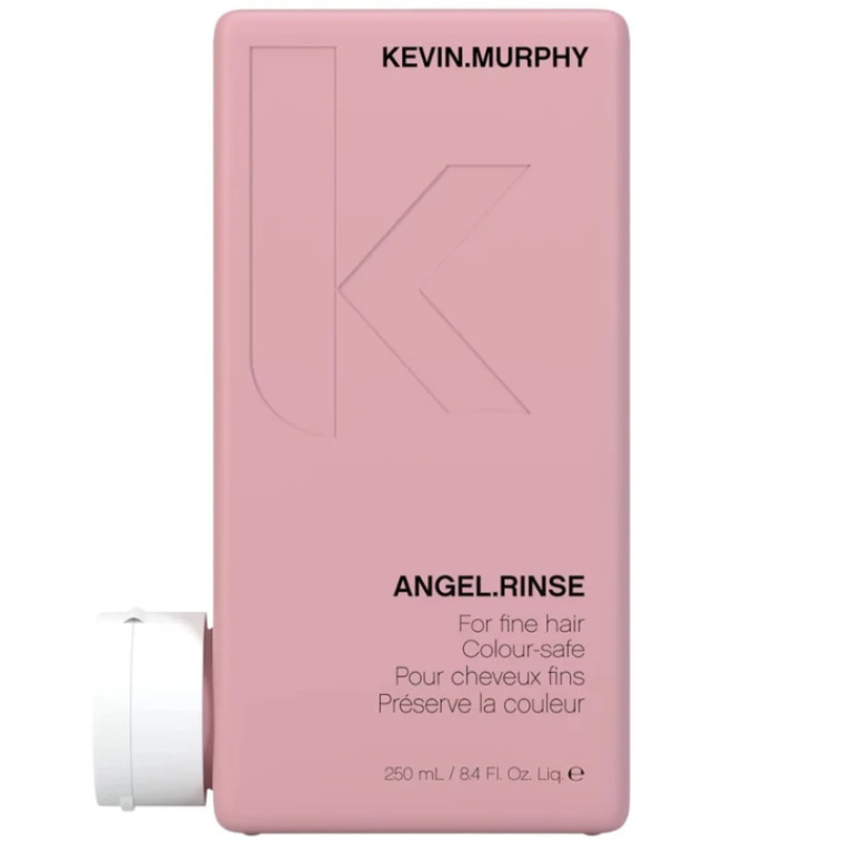 Alles wat je wilt weten over Kevin Murphy Angel Rinse Conditioner - 250ml Kevin Murphy Angel.Rinse Conditioner is dé oplossing voor fijn en gekleurd haar dat snel droog, beschadigd of futloos aanvoelt. Deze gewichtloze conditioner hydrateert, herstelt en beschermt je haar zonder het te verzwaren. Kan jouw haar extra liefde kunnen gebruiken, maar wordt het snel slap worden van rijke producten? Dan is deze rinse een echte gamechanger. De formule is verrijkt met natuurlijke ingredienten zoals grapefruitextract en geraniumolie. flaka.be