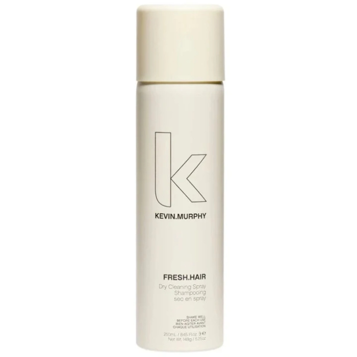Alles wat je wilt weten over Kevin Murphy Fresh Hair Dry Shampoo - 250ml De Kevin Murphy Fresh Hair Dry Shampoo is de droogshampoo voor als je haar wel een opfrisser kan gebruiken, maar je geen tijd hebt om te wassen. Deze lichte, poedervormige spray absorbeert overtollige olie, verfrist je hoofdhuid en geeft je haar meteen meer volume. Ideaal voor drukke ochtenden, na het sporten of om je look tussendoor nieuw leven in te blazen.flaka.be