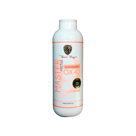 Master Mechas Revealing Emulsion 40/900ml - Robson Peluquero ORIGINAL PRODUCT DIRECTLY FROM THE MANUFACTURER WITH INVOICE ATTENTION! PURCHASES MADE BEFORE 12:00 PM WILL BE SHIPPED THE SAME DAY! The Master Mechas Premium developer is formulated with high-quality, proven-effective ingredients. It prevents hair dryness during the coloring and bleaching processes, ensuring healthier and more vibrant results for your hair. BENEFITS: Superior quality Prevents dryness during coloring and bleaching USAGE RECOMMENDATIONS: Mix Master Mechas with hair dye or bleaching powder in the quantity specified in the preparation instructions of the product being used. WARNINGS: CAUTION. Contains substances that may cause irritation to certain individuals. Perform a patch test before use. May cause an allergic reaction. Do not use on eyelashes or eyebrows. Do not apply if the scalp is irritated or injured. Avoid contact with eyes. In case of eye contact, rinse immediately with plenty of water. Use appropriate gloves. Keep out of reach of children. Contains Hydrogen Peroxide. Patch Test: Apply a small amount of the product behind the ear. Wash off after 40 minutes. Wait 24 hours, and if irritation, itching, or burning occurs in or near the area, do not use the product. Store the product in a dry, cool place, away from light, with the lid tightly closed. This product is recommended for use with hair dyes, bleach, and toners. Any other use is not recommended. INCLUDED ITEMS: 1x Master Mechas Revealing Emulsion Robson Peluquero 40/900ml FLAKA.BE