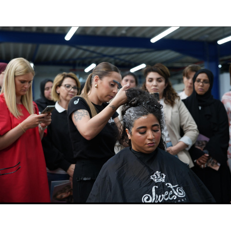 OKTOBER MASTERCLASS – RESERVEER JOUW PLAATS 25 oktober 2026 | 6 uur intensieve praktijkopleiding | Braziliaanse keratine, haarbotox & proteïne | Inclusief certificaat