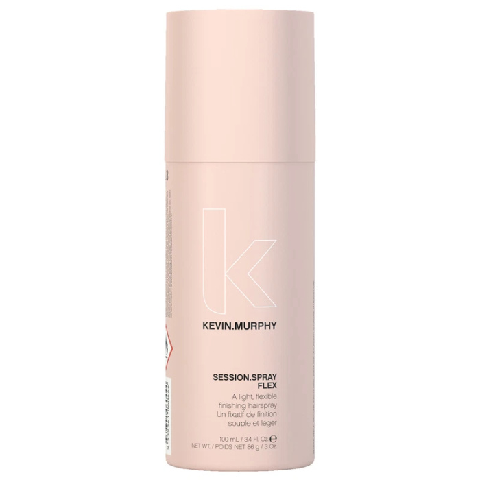 KEVIN.MURPHY SESSION.SPRAY FLEX 100 ml KEVIN.MURPHY SESSION.SPRAY FLEX is een lichte en flexibele finishing spray die helpt om het kapsel te fixeren zonder het haar hard of stijf te maken. De spray ondersteunt de natuurlijke beweging van het haar en zorgt ervoor dat het kapsel langer mooi in model blijft. Bij flaka.be vindt u professionele haarverzorgings- en stylingproducten voor zowel salon- als thuisgebruik. SESSION.SPRAY FLEX is een uitstekende keuze voor wie op zoek is naar een natuurlijke, flexibele fixatie zonder een zwaar of plakkerig gevoel. Dankzij de snel drogende formule helpt SESSION.SPRAY FLEX om het haar onder controle te houden en pluis te verminderen. Het haar blijft soepel, beweeglijk en kan indien gewenst opnieuw worden geborsteld of gestyled. Gebruiksaanwijzing Gebruik KEVIN.MURPHY SESSION.SPRAY FLEX op droog en volledig gestyled haar. Houd de spray op ongeveer 20 tot 30 cm afstand van het haar en verstuif het product gelijkmatig over het kapsel. Gebruik korte, gecontroleerde sprays en bouw de hoeveelheid geleidelijk op tot de gewenste fixatie is bereikt. Voor extra controle kan de spray plaatselijk worden aangebracht op zones die meer fixatie nodig hebben, zoals de pony, contouren, kruin of haarpunten. Voor extra volume kan het haar licht worden opgetild en kan SESSION.SPRAY FLEX tussen de haarlagen worden aangebracht. Laat het product enkele seconden drogen en werk het kapsel daarna eventueel verder af met de vingers of een borstel.