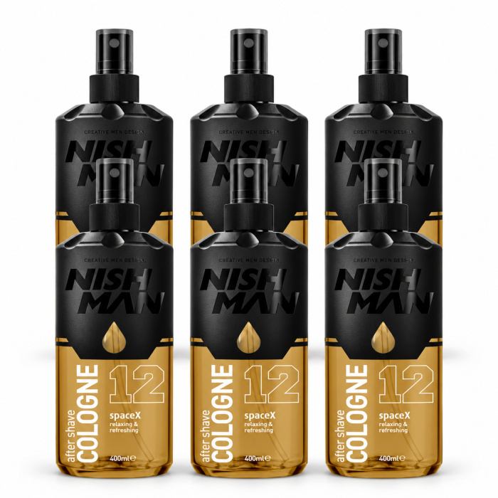 **Titel** **Nish Man After Shave Cologne No.12 SpaceX – 400 ml – 6 Stuks** **Professionele Gebruiksaanwijzing** Nish Man After Shave Cologne No.12 SpaceX is ontwikkeld voor gebruik na het scheren. De cologne geeft de huid een fris en verzorgd gevoel en laat een aangename geur achter. Geschikt voor professioneel gebruik in barbershops en kapsalons, maar ook voor dagelijks thuisgebruik. ### Gebruik na het scheren Spoel het gezicht en de hals na het scheren met koud of lauwwarm water en verwijder eventuele resten van scheerschuim. Dep de huid voorzichtig droog met een schone handdoek. Spray een kleine hoeveelheid Nish Man SpaceX After Shave Cologne op de handen of rechtstreeks op de gewenste zones vanaf een korte afstand. Verdeel het product zachtjes over de geschoren huid van gezicht en hals. Laat het product vanzelf opdrogen. Afspoelen is niet nodig. ### Voor gebruik in de barbershop Na het afronden van de scheerbehandeling kan een kleine hoeveelheid op de geschoren zones worden aangebracht voor een frisse finishing touch. Gebruik niet meer product dan nodig. Een lichte, gelijkmatige verdeling is voldoende. ### Geurervaring Nish Man No.12 SpaceX zorgt na het scheren voor een frisse en verzorgde finish met een moderne, mannelijke geur. Ideaal als laatste stap van een professionele scheer- of barberbehandeling. ### Voorzorgsmaatregelen Alleen voor uitwendig gebruik. Vermijd contact met de ogen. Niet aanbrengen op sterk geïrriteerde, beschadigde of gewonde huid. Bij contact met de ogen onmiddellijk grondig uitspoelen met water. Buiten bereik van kinderen bewaren. Uit de buurt van direct zonlicht en overmatige warmte bewaren. Vanwege het alcoholgehalte niet gebruiken in de buurt van open vuur of andere ontstekingsbronnen. **Inhoud: 6 x 400 ml**