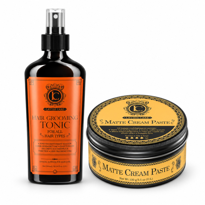Lavish Care Duo Pack – Hair Grooming Tonic 300 ml + Matte Cream Paste 100 g Deze professionele Lavish Care Duo Pack combineert dagelijkse haarverzorging met matte styling. De Hair Grooming Tonic 300 ml helpt het haar op te frissen, beter handelbaar te maken en voor te bereiden op styling. De Matte Cream Paste 100 g zorgt vervolgens voor textuur, controle en een natuurlijke matte finish. Belangrijkste voordelen - Complete verzorging + styling in 2 stappen - Helpt het haar beter handelbaar te maken - Ideaal vóór föhnen - Matte finish zonder overdreven glans - Geeft textuur en definitie - Geschikt voor korte en middellange kapsels - Professioneel en thuisgebruik Gebruiksaanwijzing Breng eerst een kleine hoeveelheid Hair Grooming Tonic aan op droog of licht vochtig haar. Verdeel gelijkmatig en kam het haar door. Föhn indien gewenst in model. Neem daarna een kleine hoeveelheid Matte Cream Paste, wrijf deze tussen de handpalmen en verdeel door droog of bijna droog haar. Style met de vingers voor extra textuur of met een kam voor een strakkere look. Productinformatie Merk: Lavish Care Hair Grooming Tonic: 300 ml Matte Cream Paste: 100 g Finish: Mat Gebruik: Professioneel & thuis