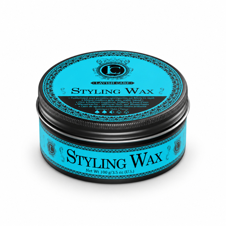 Lavish Care Styling Wax 100 g – Volledige Productinformatie Lavish Care Styling Wax 100 g is een professionele haarwax voor mannen die hun kapsel controle, vorm en een verzorgde finish willen geven. De wax heeft een gladde, gemakkelijk te verdelen textuur en is geschikt voor dagelijks gebruik, zowel thuis als in de barbershop. De formule is ideaal voor klassieke kapsels, strakke looks en moderne barberstyling waarbij je het haar in model wilt brengen zonder dat het direct hard of onbeweeglijk aanvoelt. Belangrijkste voordelen - Geeft controle en definitie - Helpt het haar in model te houden - Geschikt voor verschillende haartypes - Makkelijk te verdelen - Ideaal voor klassieke en moderne barberlooks - Geschikt voor dagelijks gebruik - Professionele barbershopkwaliteit - Inhoud: 100 g / 3.5 oz Voor welk haartype? Geschikt voor: - kort haar - middellang haar - normaal haar - fijn haar - dik haar - steil haar - licht golvend haar Finish & Hold Deze styling wax geeft een gladde, verzorgde finish met een medium hold. Daardoor blijft het haar goed modelleerbaar en kun je het kapsel gedurende de dag indien nodig opnieuw in vorm brengen. Gebruiksaanwijzing Neem een kleine hoeveelheid Lavish Care Styling Wax uit de pot. Wrijf de wax goed tussen de handpalmen totdat het product zachter wordt. Breng daarna gelijkmatig aan op droog of licht vochtig haar. Style het haar met de vingers voor een natuurlijke look of gebruik een kam voor een strakkere finish. Voor meer hold kun je in meerdere dunne lagen werken. Professionele barbertip Gebruik op droog haar voor meer controle en definitie. Gebruik op licht vochtig haar voor een zachtere en gladdere styling. Begin altijd met een kleine hoeveelheid en voeg pas extra toe als dat nodig is. Ideaal voor kapsels zoals - side part - slick back - quiff - pompadour - klassieke barbercuts - strakke contourstyling - dagelijkse nette looks Productinformatie Merk: Lavish Care Product: Styling Wax Inhoud: 100 g / 3.5 oz Producttype: Haarwax Hold: Medium Finish: Glad / verzorgd Doelgroep: Heren Gebruik: Professioneel en thuis Lavish Care bij Flaka.be Ontdek Lavish Care Styling Wax 100 g bij Flaka.be voor professionele styling, controle en een verzorgde barberfinish. Flaka.be – professionele barberproducten voor salon en thuis.