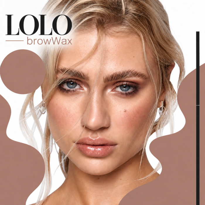 LOLO BrowWax – Professionele Brow Styling voor Perfect Gevormde Wenkbrauwen De LOLO BrowWax is ontwikkeld voor wie wenkbrauwen strak, verzorgd en langdurig in model wil brengen. De wax helpt de haartjes te fixeren, te vormen en netjes op hun plaats te houden zonder dat de wenkbrauwen zwaar of onnatuurlijk ogen. Dankzij de compacte verpakking en meegeleverde brow brush is dit product ideaal voor zowel professioneel gebruik in de salon als voor dagelijkse styling thuis. Waarom kiezen voor LOLO BrowWax? LOLO BrowWax is perfect voor het creëren van een nette, gelifte en verzorgde brow look. De wax geeft grip aan de wenkbrauwhaartjes en maakt het eenvoudig om de gewenste vorm te creëren. Ideaal voor: - brow lifting - strakke wenkbrauwvormen - natuurlijke fluffy brows - laminated brow effect - het temmen van eigenwijze haartjes - professionele finishing na brow treatments Sterke styling met natuurlijke uitstraling De wax helpt de wenkbrauwhaartjes gecontroleerd omhoog of zijwaarts te stylen. Hierdoor kan je zowel een natuurlijke look als een meer uitgesproken brow lift creëren. Het resultaat oogt verzorgd en professioneel zonder dat de wenkbrauwen hard of onnatuurlijk hoeven aan te voelen. Inclusief Brow Brush De set wordt geleverd met een handige wenkbrauwborstel waarmee je de wax gelijkmatig door de haartjes kunt verdelen. Met de spoolie kan je: - de haartjes omhoog borstelen - de wenkbrauwen in vorm brengen - overtollig product verdelen - een luchtig of strak effect creëren Hoe gebruik je LOLO BrowWax? Maak de brow brush licht vochtig indien gewenst. Neem een kleine hoeveelheid wax op met de borstel. Borstel de wenkbrauwhaartjes in de gewenste richting. Voor een gelift effect borstel je de haartjes omhoog en licht naar buiten. Druk de haartjes zachtjes in model en laat de wax fixeren. Voor een intensere hold kan je indien nodig een kleine extra hoeveelheid aanbrengen. Professionele tip Gebruik liever eerst een kleine hoeveelheid product en bouw de hold geleidelijk op. Te veel wax kan de wenkbrauwen zwaarder maken. Voor een strak laminated effect kan je de haartjes na het aanbrengen voorzichtig gladstrijken met de achterkant van de borstel of een geschikte brow tool. Voor wie is LOLO BrowWax geschikt? Geschikt voor: - schoonheidssalons - brow artists - make-up artists - brow lamination finishing - dagelijks thuisgebruik - dunne én volle wenkbrauwen Het resultaat LOLO BrowWax helpt de wenkbrauwen: - beter in model te blijven - voller en netter te ogen - een gelift effect te krijgen - een professionele finish te geven - de natuurlijke vorm beter te accentueren Premium webshoptekst De LOLO BrowWax is een professionele stylingwax voor perfect gevormde wenkbrauwen. De formule helpt de haartjes te fixeren en maakt het eenvoudig om zowel natuurlijke fluffy brows als een strak gelift brow effect te creëren. Inclusief handige brow brush voor nauwkeurig aanbrengen en stylen. Perfect voor professionele brow artists én voor dagelijkse styling thuis. Verkrijgbaar bij Flaka.be.