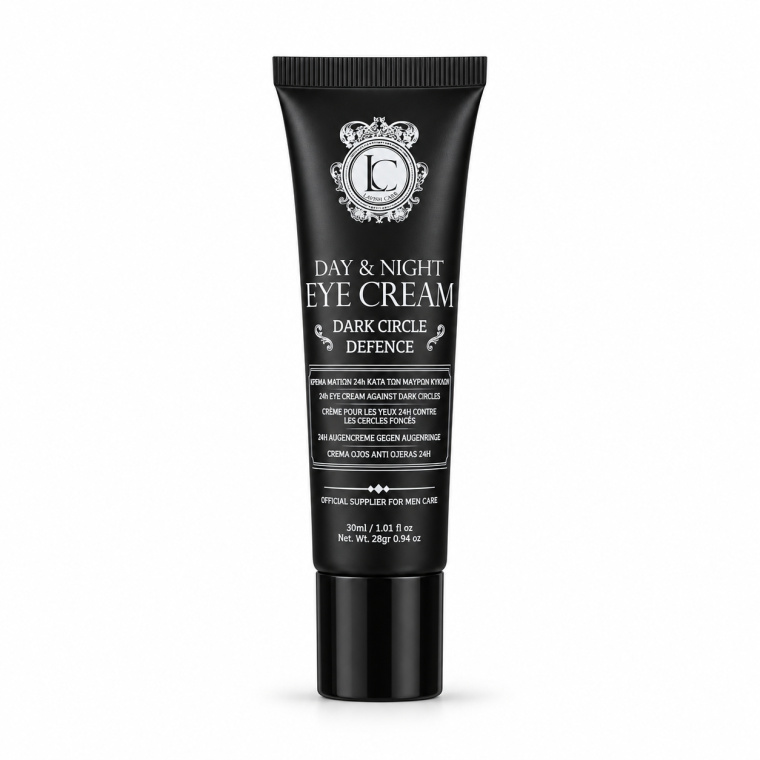 Lavish Care Day & Night Eye Cream – Dark Circle Defence 30 ml De Lavish Care Day & Night Eye Cream – Dark Circle Defence is een verzorgende oogcrème voor dagelijks gebruik, zowel ’s ochtends als ’s avonds. De formule is bedoeld voor de gevoelige huid rond de ogen en helpt de oogcontour er frisser, gladder en beter verzorgd uit te laten zien. De crème is vooral geschikt voor mannen die last hebben van een vermoeide uitstraling rond de ogen en die een eenvoudige dagelijkse oogverzorging zoeken. Productomschrijving De huid rond de ogen is dunner en gevoeliger dan de rest van het gezicht. Daarom heeft deze zone baat bij een gerichte verzorging. De Lavish Care Day & Night Eye Cream helpt de oogcontour te hydrateren en te verzorgen en ondersteunt een frissere uitstraling. De crème kan zowel overdag als ’s nachts worden gebruikt en past daardoor gemakkelijk in een dagelijkse groomingroutine. Belangrijkste voordelen - Speciaal ontwikkeld voor de oogcontour - Geschikt voor dag en nacht - Helpt de huid rond de ogen te verzorgen - Ondersteunt een frissere uitstraling - Ideaal bij een vermoeide oogopslag - Lichte dagelijkse verzorging - Geschikt voor mannen - Praktische tube van 30 ml - Geschikt voor thuis en professionele grooming Gebruiksaanwijzing Breng een kleine hoeveelheid crème aan op een gereinigde en droge huid. Dep het product voorzichtig rond de oogcontour met de ringvinger. Niet hard wrijven. Gebruik ’s ochtends en ’s avonds voor een consequente verzorgingsroutine. Breng de crème niet te dicht bij de wimperrand aan. Professionele tip Gebruik slechts een kleine hoeveelheid per oog. Bij oogcrème is meer product niet automatisch beter. Voor een frisser gevoel kan de tube op een koele plaats worden bewaard. Voorzorgsmaatregelen Alleen voor uitwendig gebruik. Vermijd direct contact met de ogen. Bij contact grondig uitspoelen met water. Niet gebruiken op een geïrriteerde of beschadigde huid. Stop het gebruik bij aanhoudende irritatie. Buiten bereik van kinderen bewaren. Productinformatie Merk: Lavish Care Productnaam: Day & Night Eye Cream – Dark Circle Defence Producttype: Oogcrème Inhoud: 30 ml / 1.01 fl oz Gebruik: Dag & nacht Zone: Oogcontour Doelgroep: Heren Effect: Verzorging, hydratatie en frissere uitstraling Gebruik: Dagelijks Korte productomschrijving Lavish Care Day & Night Eye Cream 30 ml is een dagelijkse oogcrème voor mannen die de gevoelige huid rond de ogen helpt verzorgen en hydrateren. Geschikt voor ochtend en avond en ideaal voor een frissere, verzorgde oogopslag.