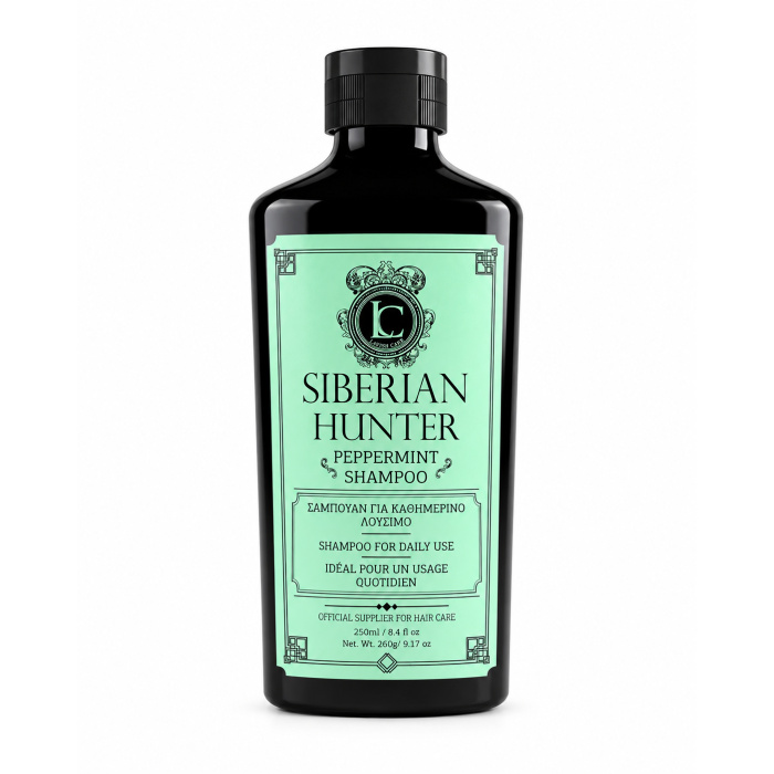 Lavish Care Siberian Hunter Peppermint Shampoo 250 ml – Volledige Productinformatie Lavish Care Siberian Hunter Peppermint Shampoo 250 ml is een verfrissende shampoo voor dagelijks gebruik, speciaal ontwikkeld voor mannen die hun haar en hoofdhuid schoon, fris en verzorgd willen houden. De formule met pepermunt geeft een verkwikkend gevoel tijdens het wassen en maakt deze shampoo ideaal voor dagelijks gebruik, vooral wanneer je houdt van een frisse barberervaring. Belangrijkste voordelen - Reinigt haar en hoofdhuid - Geeft een fris en verkwikkend gevoel - Ideaal voor dagelijks gebruik - Helpt overtollig talg en productresten te verwijderen - Laat het haar schoon en verzorgd aanvoelen - Geschikt voor verschillende haartypes - Perfect voor thuis en professioneel barbergebruik - Inhoud: 250 ml Pepermuntfrisheid De shampoo bevat een frisse pepermuntbeleving die het haar en de hoofdhuid tijdens het wassen een koel en schoon gevoel geeft. Daardoor is Siberian Hunter Peppermint Shampoo bijzonder geschikt voor mannen die graag een frisse start van de dag hebben of hun haar na een intensieve werkdag of training willen reinigen. Voor welk haartype? Geschikt voor: - normaal haar - vetter wordend haar - kort haar - dik haar - fijn haar - mannen die dagelijks shampoo gebruiken - professioneel barbershopgebruik Gebruiksaanwijzing Maak het haar volledig nat met lauwwarm water. Breng een kleine hoeveelheid Lavish Care Siberian Hunter Peppermint Shampoo aan op de hoofdhuid en het haar. Masseer zachtjes met de vingertoppen totdat er schuim ontstaat. Verdeel het schuim goed over de hoofdhuid en de lengtes. Spoel daarna grondig uit. Herhaal indien nodig. Professionele barbertip Gebruik tijdens een barberbehandeling een kleine hoeveelheid en masseer de shampoo rustig in voor een extra frisse salonervaring. Voor haar dat vaak wordt gestyled met wax, clay of pomade kan een tweede wasbeurt helpen om productresten grondiger te verwijderen. Wanneer gebruiken? Ideaal: - voor dagelijks gebruik - na sport of training - na gebruik van stylingproducten - tijdens barberbehandelingen - wanneer haar en hoofdhuid extra fris moeten aanvoelen Productinformatie Merk: Lavish Care Product: Siberian Hunter Peppermint Shampoo Inhoud: 250 ml Producttype: Dagelijkse shampoo Doelgroep: Heren Belangrijkste kenmerk: Pepermuntfrisheid Gebruik: Professioneel en thuis Geschikt voor: Verschillende haartypes Lavish Care bij Flaka.be Ontdek Lavish Care Siberian Hunter Peppermint Shampoo 250 ml bij Flaka.be voor een frisse, professionele reiniging en dagelijkse verzorging van haar en hoofdhuid. Flaka.be – professionele barberproducten voor salon en thuis.